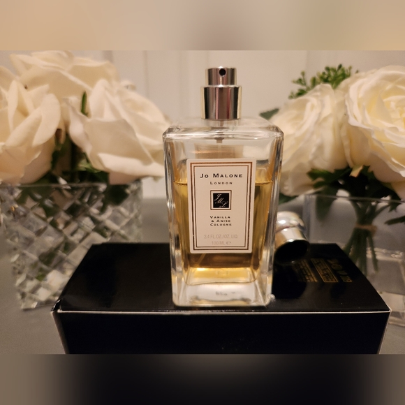 Vintage Vanilla & Anise Cologne Spray by Jo Malone; 100ml / 3.4 fl.oz; 72% Full - Picture 13 of 14